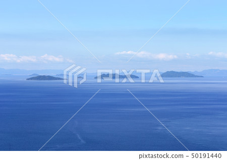 (From right) Takai Kamijima, Uoshima, Kashiwajima, Enoshima (from the other side near Imabari City) (From right) Takai Kamijima, Uoshima, Kashiwajima, Enoshima (from the other side near Imabari City) 50191440