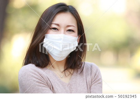 戴著面具的女人 戴著面具的女人 50192345