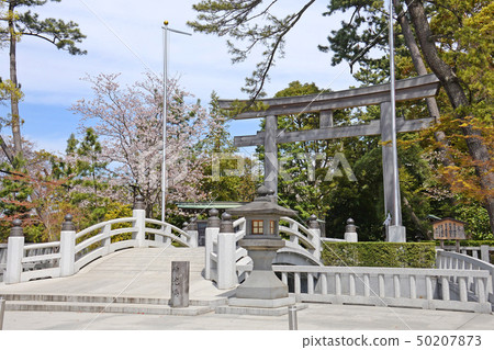 Samukawa shrine torii 50207873