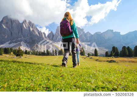 the hiking boots 50208326