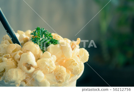 Sweet Caramel Popcorn Whipped Cream Sweet Caramel Popcorn Whipped Cream 50212756