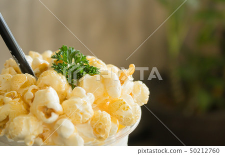 Sweet Caramel Popcorn Whipped Cream Sweet Caramel Popcorn Whipped Cream 50212760