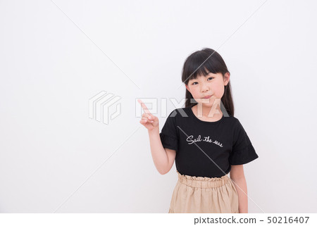 Elementary school girls to pose Elementary school girls to pose 50216407
