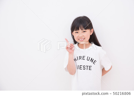 小學女生擺姿勢 50216806