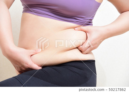 A woman who eats the belly of the stomach 50217862