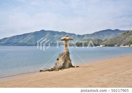 [Iwakojima Kashiwajima Shrine] Iwakojima, Mukojima-cho, Onomichi City, Hiroshima Prefecture 50217905