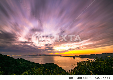 俯瞰瀨戶大橋的山丘 50225554