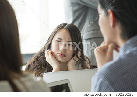 女性會議無聊的學習 50229225