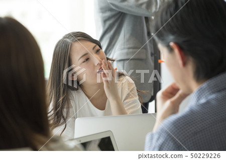 女性會議無聊的學習 50229226