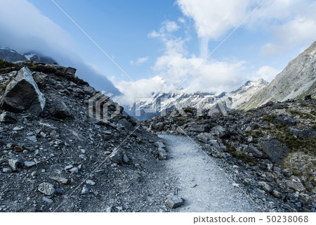 在庫克山國家公園的妓女谷卡車 在庫克山國家公園的妓女谷卡車 50238068