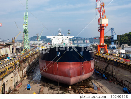 Shipbuilding industry and jib crane Shipbuilding industry and jib crane 50240538