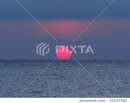 Daruma Sun Daruma Asahi Partial Solar Eclipse Rising from the Sea Eclipse / Partial Solar Eclipse 50247590