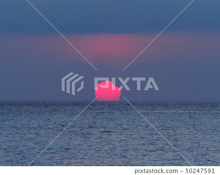 Daruma Sun Daruma Asahi Partial Solar Eclipse Rising from the Sea Eclipse / Partial Solar Eclipse 50247591