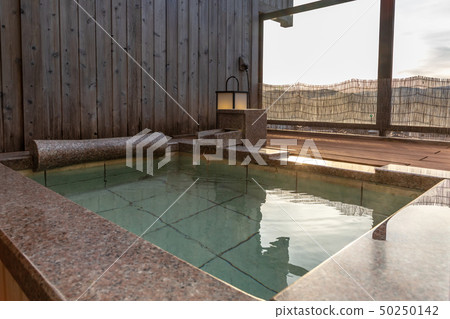 室外浴的圖像 50250142