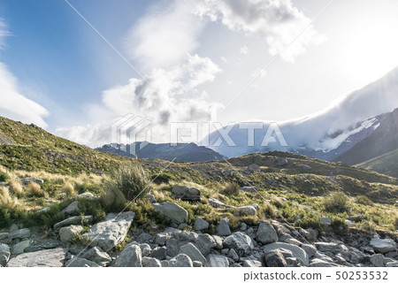 在庫克山國家公園的妓女谷卡車 在庫克山國家公園的妓女谷卡車 50253532