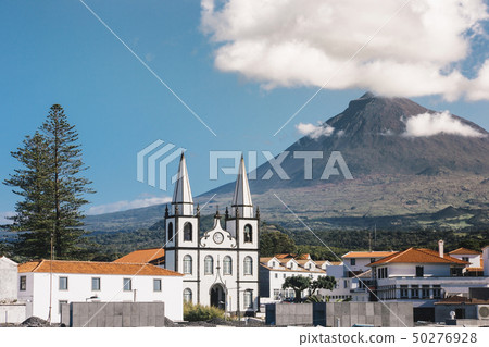 Madalena City and Pico Volcano 50276928