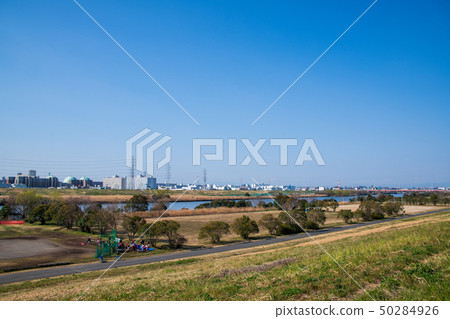 戶田公園荒川堤防上游相模橋方向 50284926