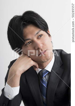 A young businessman 50285557