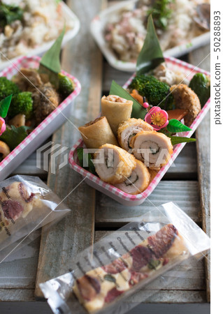 肉包裹盒午餐 50288893