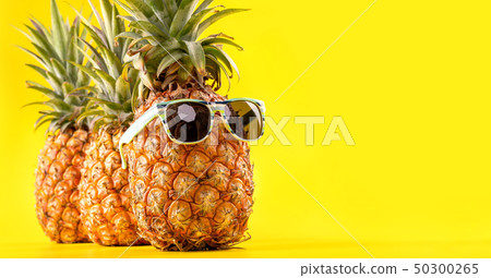 Phoenix Pear Yellow Background Sumikyo Natsuten Pineapple Sunglasses Summer summer pineapple Phoenix Pear Yellow Background Sumikyo Natsuten Pineapple Sunglasses Summer summer pineapple 50300265