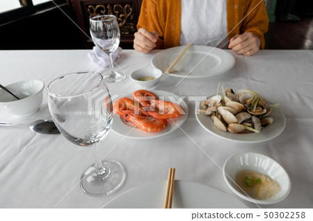 Vietnamese food Steamed shrimp with lemongrass and clam sake 50302258