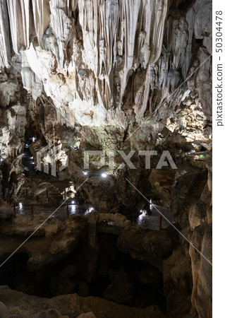 Tien Kung Limestone Cave Halong Bay Vietnam Tien Kung Limestone Cave Halong Bay Vietnam 50304478