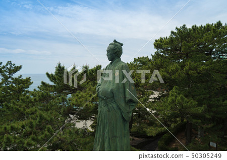 Ryoma Sakamoto statue overlooking the Pacific Ocean [Katsurahama, Kochi Prefecture] 50305249