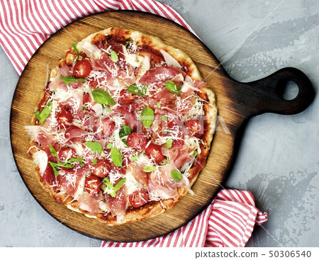 Prosciutto and Tomatoes Pizza Prosciutto and Tomatoes Pizza 50306540