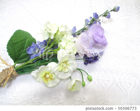 人造花的花的佈置 照片素材 圖片 圖庫