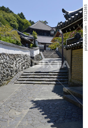 Todai-ji Temple approach Todai-ji Temple approach 50312865