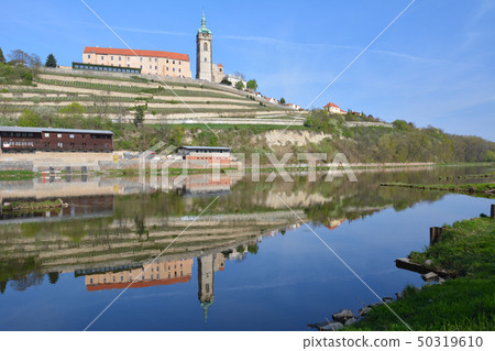 捷克老城堡和河Labe-Muniernik,捷克共和國 捷克老城堡和河Labe-Muniernik,捷克共和國 50319610
