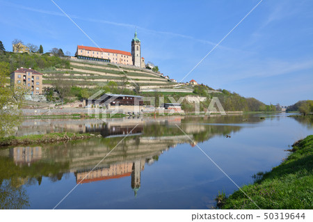 捷克老城堡和河Labe-Muniernik,捷克共和國 捷克老城堡和河Labe-Muniernik,捷克共和國 50319644