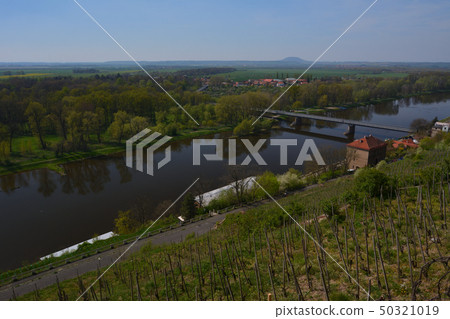 捷克風景吉普山，河Rebe，Münernik，捷克 50321019