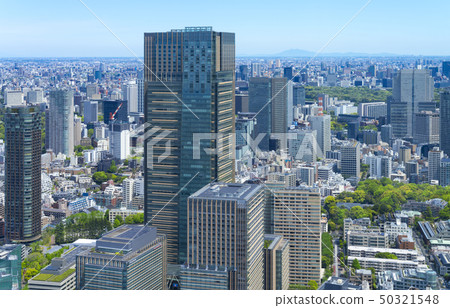 東京風景2019春天新鮮的綠色藍天六本木俯視皇宮赤坂地區 50321548