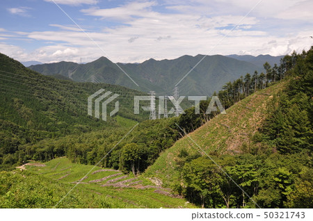 在山的鐵塔 50321743