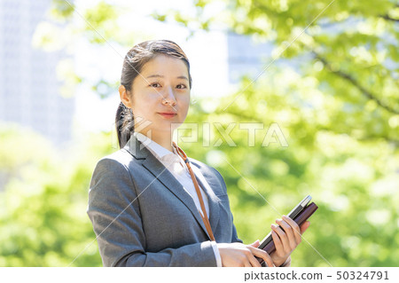 [Business woman] Sales for presentation 50324791