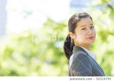 [鮮綠色]女商人 50324795