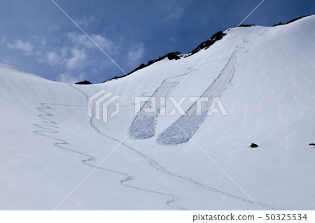 雪崩雪山 雪崩雪山 50325534
