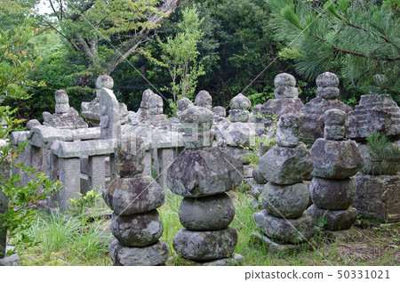 Stone towers of Oki Chihu Satojima 50331021