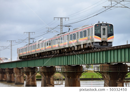 E129-based ordinary four cars running on the Echigo Line E129-based ordinary four cars running on the Echigo Line 50332450