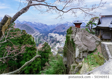 [Yamagata Yamadera]從Kotobutsu Tateishi寺的櫻花視圖 50340931