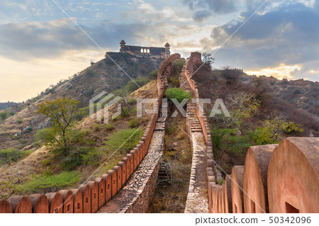 Ancient long wall with towers around Amber Fort, Ancient long wall with towers around Amber Fort, 50342096
