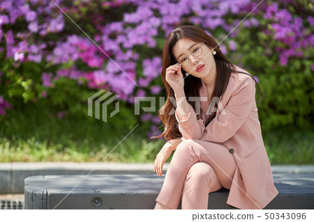 Business woman, business, recharge, break Business woman, business, recharge, break 50343096