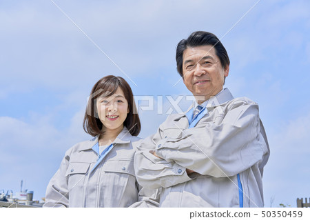 在工作服的商人 在工作服的商人 50350459