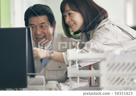 教你的老闆一台電腦工作服 教你的老闆一台電腦工作服 50351823