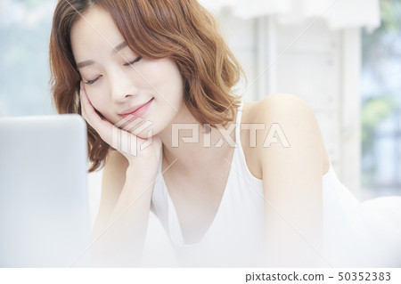 女人放鬆生活方式 女人放鬆生活方式 50352383