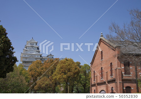 兵庫縣姬路市:姬路市美術館和姬路城 兵庫縣姬路市:姬路市美術館和姬路城 50352830