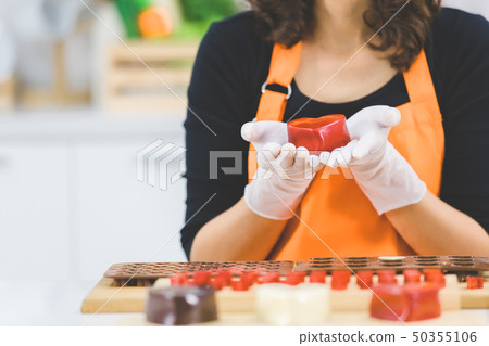 woman making chocolate 50355106