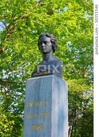 Beethoven statue on Beethoven Path in the suburbs of Vienna 50355546