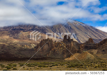 Volcano Pico del Teide is Spain's highest mountain Volcano Pico del Teide is Spain's highest mountain 50367253